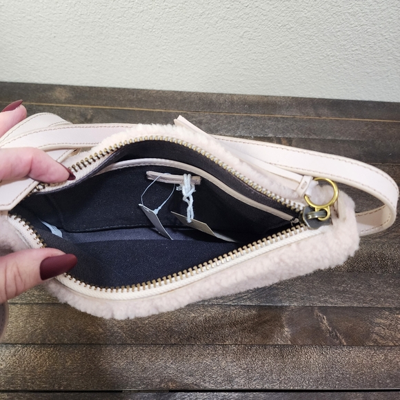 NWT Madewell Simple Genuine Shearling and Leather Crossbody Bag Avalon - Picture 7 of 15